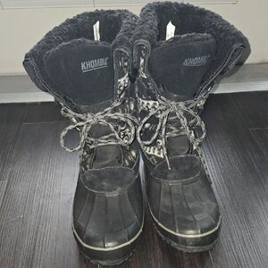 Khombu Women's Black and Gray Winter Boots